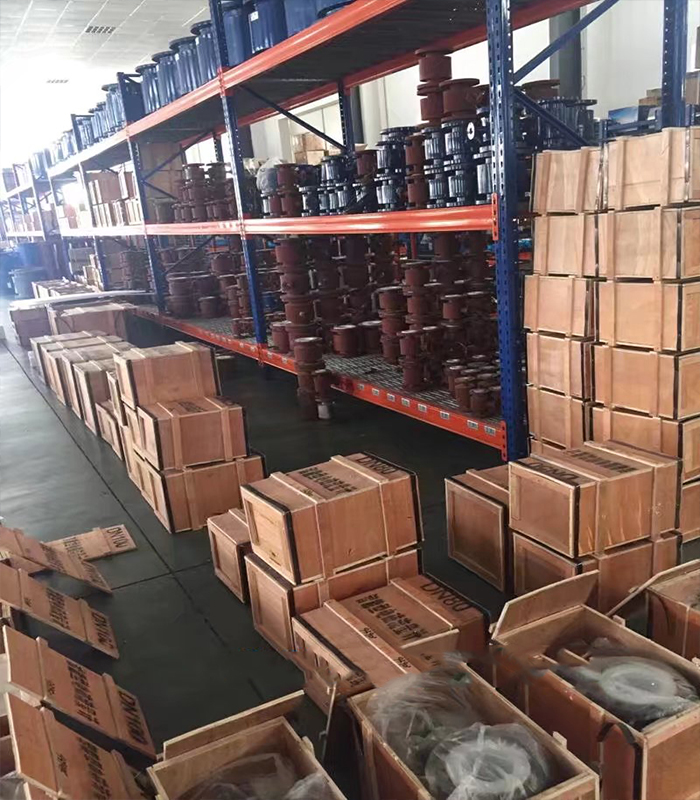 仪器仪表仓储一角(图1) 仪器仪表仓储一角